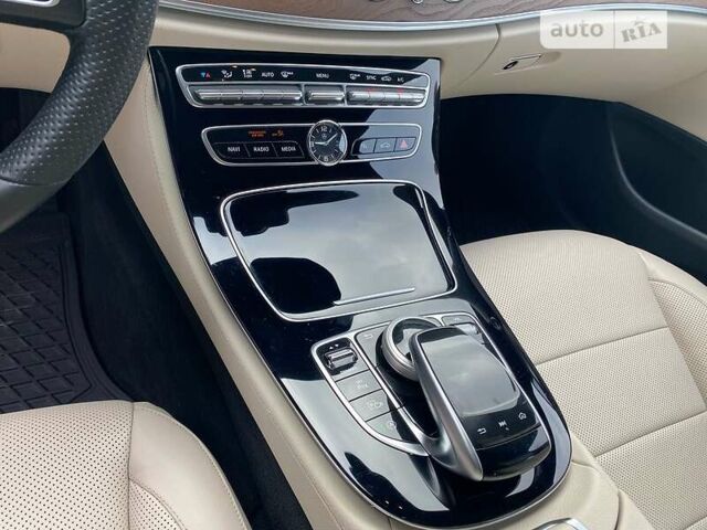 Белый Мерседес Е-Класс, объемом двигателя 3 л и пробегом 79 тыс. км за 33200 $, фото 8 на Automoto.ua