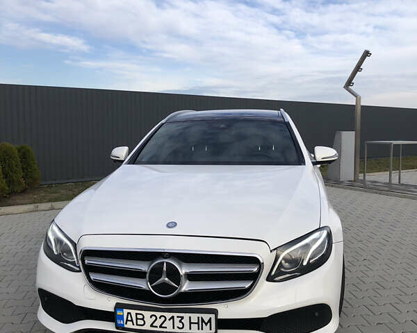 Белый Мерседес Е-Класс, объемом двигателя 1.95 л и пробегом 245 тыс. км за 20999 $, фото 2 на Automoto.ua