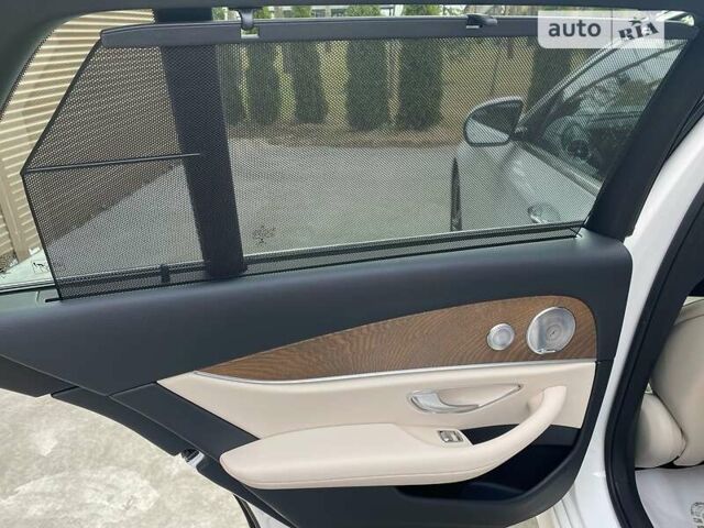 Белый Мерседес Е-Класс, объемом двигателя 3 л и пробегом 79 тыс. км за 33200 $, фото 19 на Automoto.ua