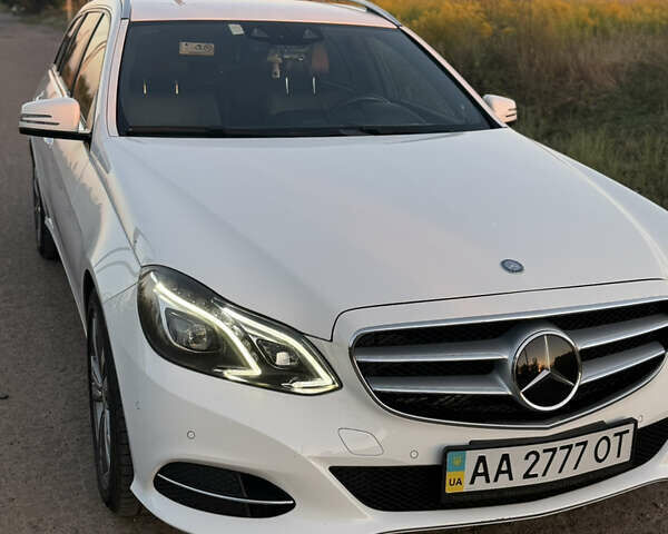 Белый Мерседес Е-Класс, объемом двигателя 3 л и пробегом 232 тыс. км за 20000 $, фото 27 на Automoto.ua