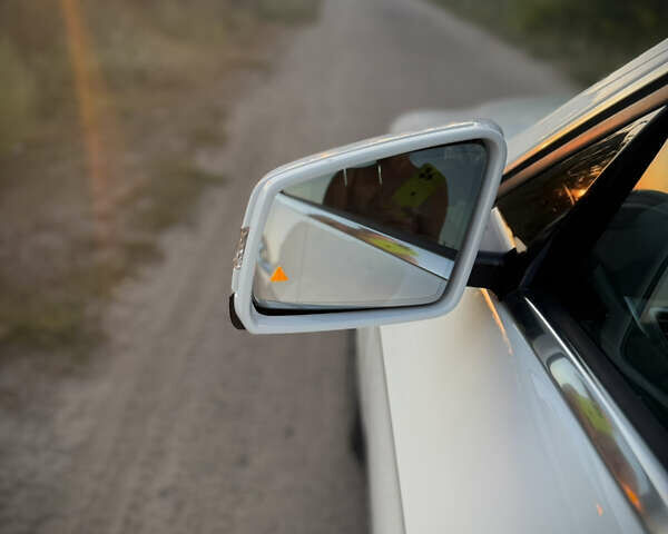 Белый Мерседес Е-Класс, объемом двигателя 3 л и пробегом 232 тыс. км за 20000 $, фото 10 на Automoto.ua