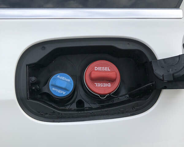 Белый Мерседес Е-Класс, объемом двигателя 1.95 л и пробегом 245 тыс. км за 20999 $, фото 34 на Automoto.ua