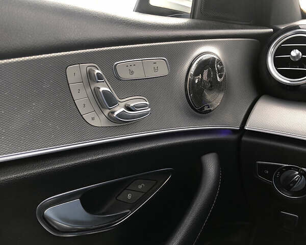 Белый Мерседес Е-Класс, объемом двигателя 1.95 л и пробегом 245 тыс. км за 20999 $, фото 22 на Automoto.ua