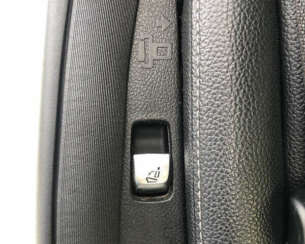 Белый Мерседес Е-Класс, объемом двигателя 1.95 л и пробегом 245 тыс. км за 20999 $, фото 33 на Automoto.ua