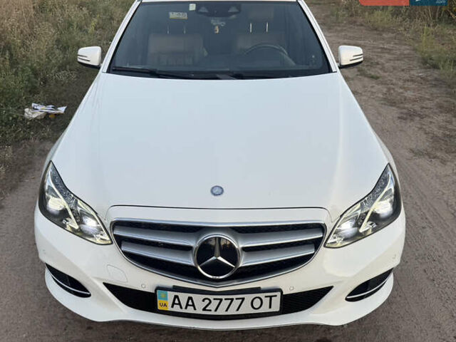Белый Мерседес Е-Класс, объемом двигателя 3 л и пробегом 232 тыс. км за 20000 $, фото 6 на Automoto.ua