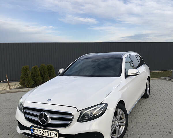 Белый Мерседес Е-Класс, объемом двигателя 1.95 л и пробегом 245 тыс. км за 20999 $, фото 4 на Automoto.ua