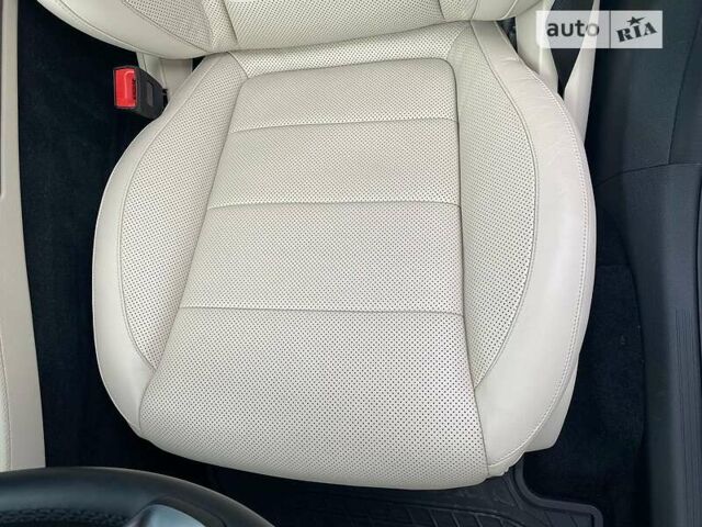 Белый Мерседес Е-Класс, объемом двигателя 3 л и пробегом 79 тыс. км за 33200 $, фото 11 на Automoto.ua