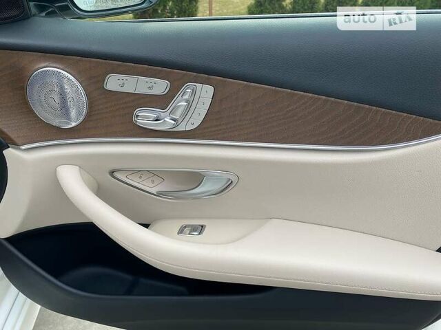 Белый Мерседес Е-Класс, объемом двигателя 3 л и пробегом 79 тыс. км за 33200 $, фото 13 на Automoto.ua