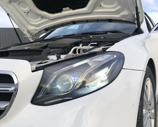 Белый Мерседес Е-Класс, объемом двигателя 1.95 л и пробегом 245 тыс. км за 20999 $, фото 27 на Automoto.ua