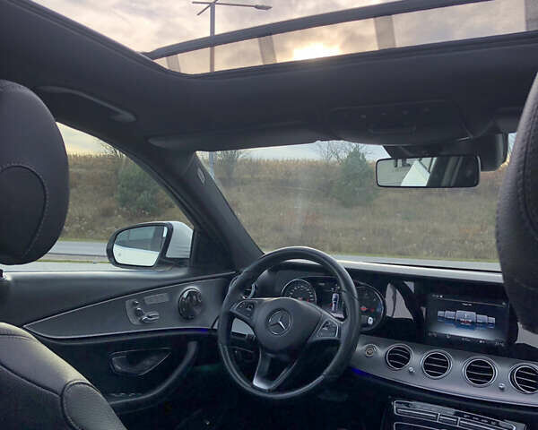 Белый Мерседес Е-Класс, объемом двигателя 1.95 л и пробегом 245 тыс. км за 20999 $, фото 18 на Automoto.ua