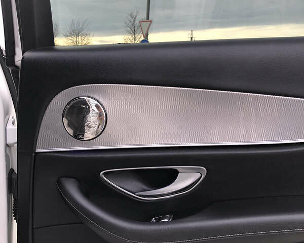 Белый Мерседес Е-Класс, объемом двигателя 1.95 л и пробегом 245 тыс. км за 20999 $, фото 24 на Automoto.ua