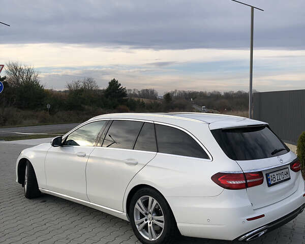 Белый Мерседес Е-Класс, объемом двигателя 1.95 л и пробегом 245 тыс. км за 20999 $, фото 7 на Automoto.ua