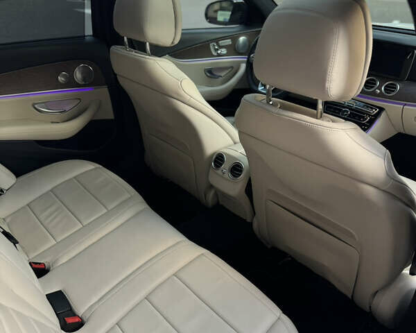 Білий Мерседес Е-Клас, об'ємом двигуна 3 л та пробігом 68 тис. км за 31300 $, фото 11 на Automoto.ua