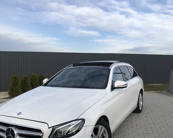 Белый Мерседес Е-Класс, объемом двигателя 1.95 л и пробегом 245 тыс. км за 20999 $, фото 16 на Automoto.ua