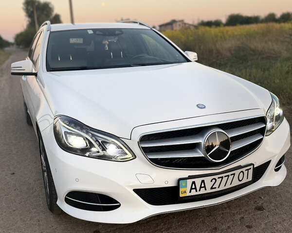 Белый Мерседес Е-Класс, объемом двигателя 3 л и пробегом 232 тыс. км за 20000 $, фото 4 на Automoto.ua