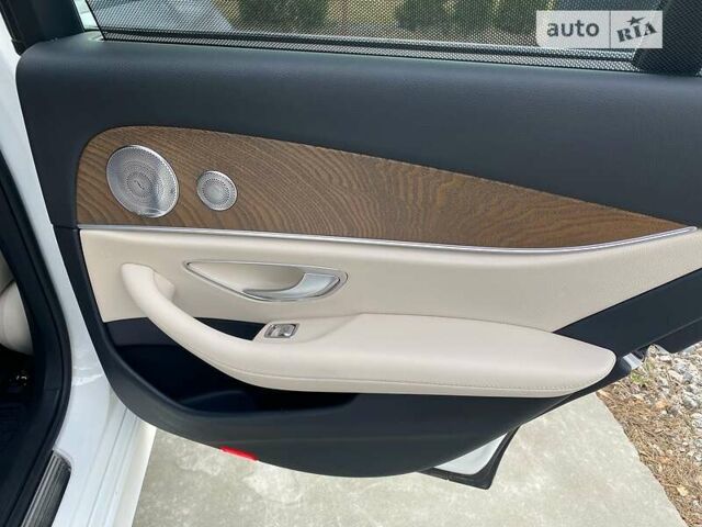 Белый Мерседес Е-Класс, объемом двигателя 3 л и пробегом 79 тыс. км за 33200 $, фото 18 на Automoto.ua