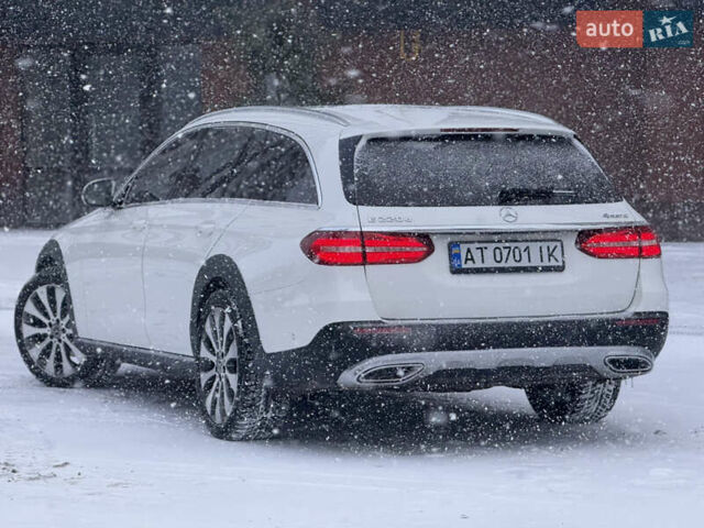 Білий Мерседес Е-Клас, об'ємом двигуна 2 л та пробігом 280 тис. км за 26499 $, фото 2 на Automoto.ua