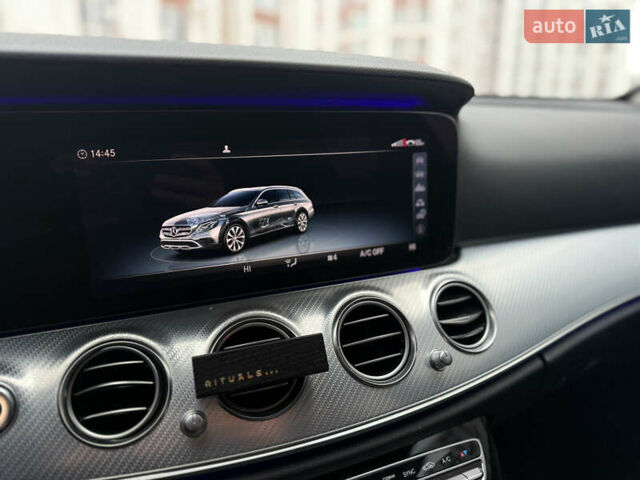 Білий Мерседес Е-Клас, об'ємом двигуна 2 л та пробігом 280 тис. км за 26499 $, фото 34 на Automoto.ua