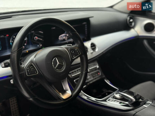 Білий Мерседес Е-Клас, об'ємом двигуна 2 л та пробігом 280 тис. км за 26499 $, фото 23 на Automoto.ua