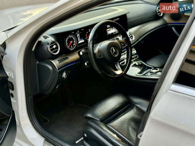 Белый Мерседес Е-Класс, объемом двигателя 2.14 л и пробегом 366 тыс. км за 22999 $, фото 40 на Automoto.ua