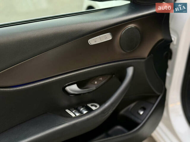 Белый Мерседес Е-Класс, объемом двигателя 2.14 л и пробегом 366 тыс. км за 22999 $, фото 41 на Automoto.ua