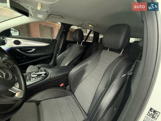 Білий Мерседес Е-Клас, об'ємом двигуна 2 л та пробігом 280 тис. км за 26499 $, фото 44 на Automoto.ua