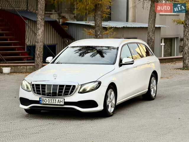 Белый Мерседес Е-Класс, объемом двигателя 2.14 л и пробегом 366 тыс. км за 22999 $, фото 1 на Automoto.ua