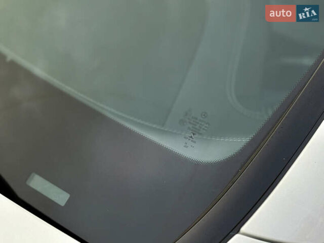 Белый Мерседес Е-Класс, объемом двигателя 2.14 л и пробегом 366 тыс. км за 22999 $, фото 38 на Automoto.ua