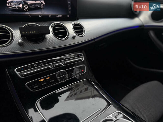 Білий Мерседес Е-Клас, об'ємом двигуна 2 л та пробігом 280 тис. км за 26499 $, фото 35 на Automoto.ua