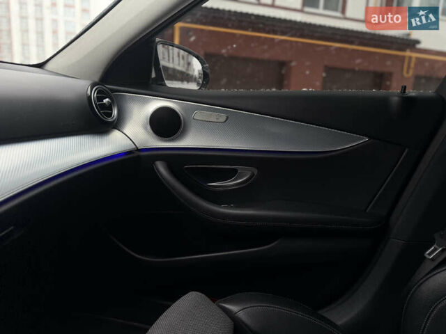 Білий Мерседес Е-Клас, об'ємом двигуна 2 л та пробігом 280 тис. км за 26499 $, фото 37 на Automoto.ua