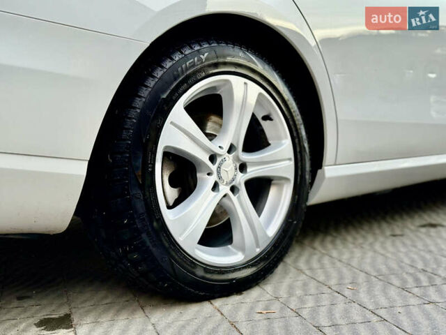 Белый Мерседес Е-Класс, объемом двигателя 2.14 л и пробегом 366 тыс. км за 22999 $, фото 31 на Automoto.ua