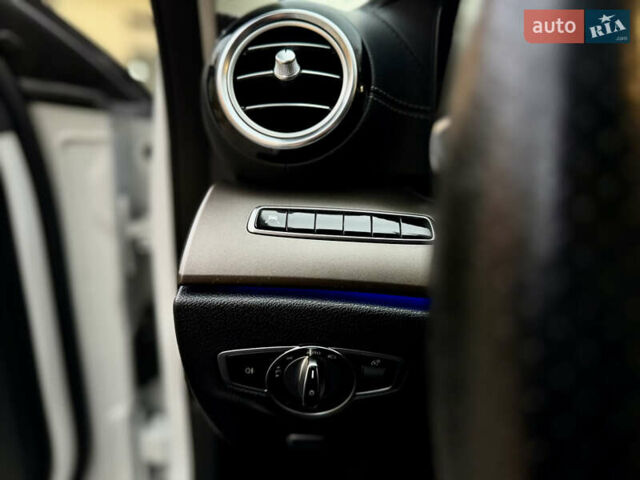 Белый Мерседес Е-Класс, объемом двигателя 2.14 л и пробегом 366 тыс. км за 22999 $, фото 70 на Automoto.ua