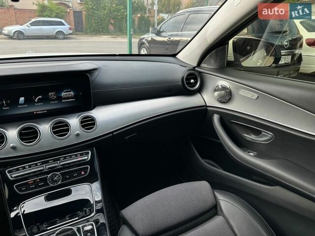 Белый Мерседес Е-Класс, объемом двигателя 1.95 л и пробегом 238 тыс. км за 23800 $, фото 46 на Automoto.ua