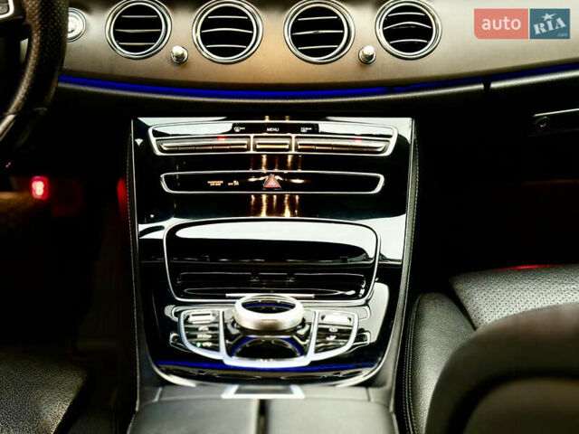 Белый Мерседес Е-Класс, объемом двигателя 2.14 л и пробегом 366 тыс. км за 22999 $, фото 58 на Automoto.ua