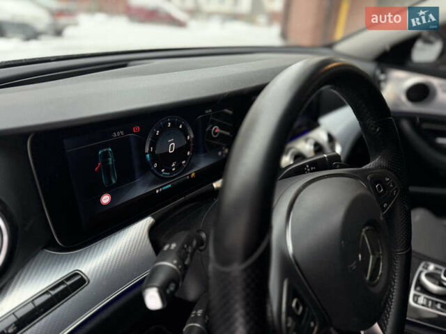 Білий Мерседес Е-Клас, об'ємом двигуна 2 л та пробігом 280 тис. км за 26499 $, фото 31 на Automoto.ua