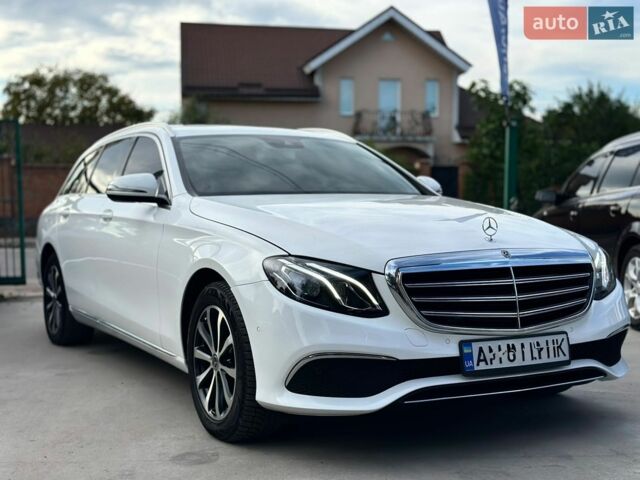 Белый Мерседес Е-Класс, объемом двигателя 1.95 л и пробегом 238 тыс. км за 23800 $, фото 30 на Automoto.ua