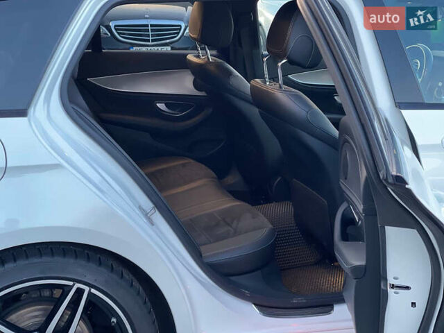 Білий Мерседес Е-Клас, об'ємом двигуна 1.95 л та пробігом 198 тис. км за 28000 $, фото 19 на Automoto.ua