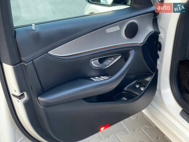 Білий Мерседес Е-Клас, об'ємом двигуна 1.95 л та пробігом 198 тис. км за 28000 $, фото 18 на Automoto.ua