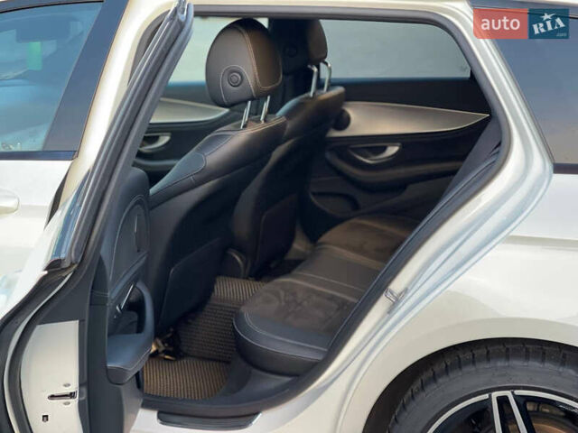 Білий Мерседес Е-Клас, об'ємом двигуна 1.95 л та пробігом 198 тис. км за 28000 $, фото 17 на Automoto.ua