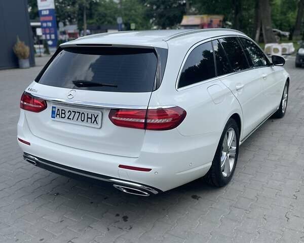 Белый Мерседес Е-Класс, объемом двигателя 1.95 л и пробегом 170 тыс. км за 26500 $, фото 11 на Automoto.ua