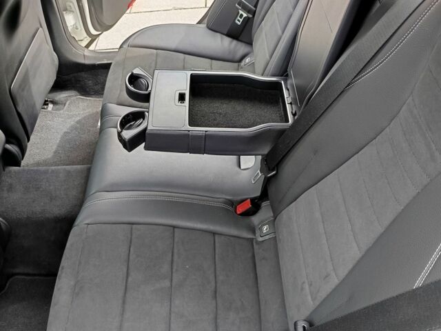 Білий Мерседес Е-Клас, об'ємом двигуна 2 л та пробігом 110 тис. км за 31338 $, фото 13 на Automoto.ua