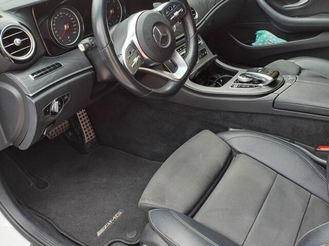 Білий Мерседес Е-Клас, об'ємом двигуна 2 л та пробігом 110 тис. км за 31338 $, фото 2 на Automoto.ua