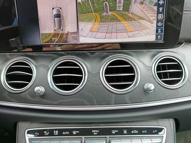 Білий Мерседес Е-Клас, об'ємом двигуна 2 л та пробігом 110 тис. км за 31338 $, фото 10 на Automoto.ua