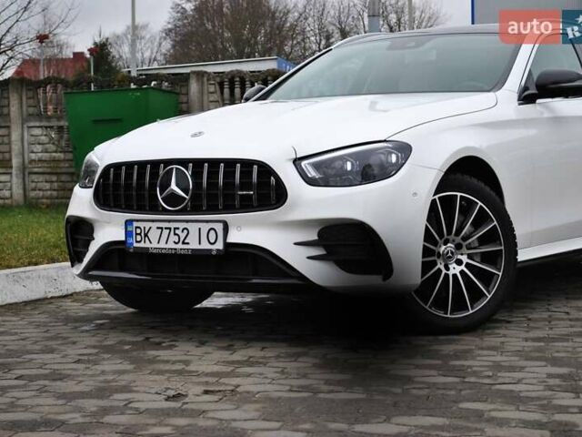 Білий Мерседес Е-Клас, об'ємом двигуна 3 л та пробігом 55 тис. км за 36500 $, фото 4 на Automoto.ua