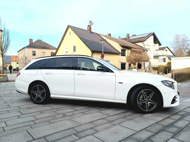 Білий Мерседес Е-Клас, об'ємом двигуна 2 л та пробігом 110 тис. км за 31338 $, фото 5 на Automoto.ua