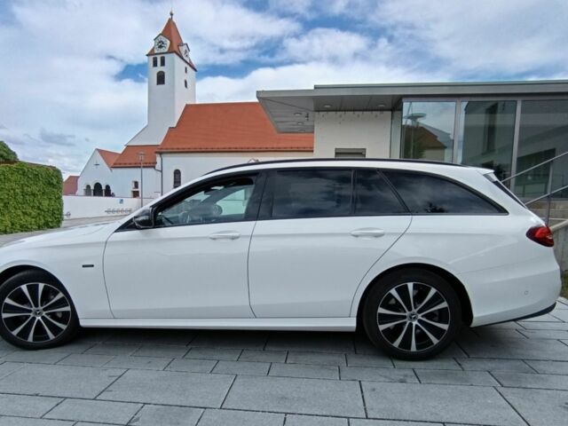 Білий Мерседес Е-Клас, об'ємом двигуна 2 л та пробігом 110 тис. км за 31338 $, фото 16 на Automoto.ua