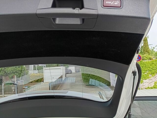 Білий Мерседес Е-Клас, об'ємом двигуна 2 л та пробігом 110 тис. км за 31338 $, фото 12 на Automoto.ua