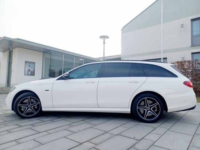 Білий Мерседес Е-Клас, об'ємом двигуна 2 л та пробігом 110 тис. км за 31338 $, фото 6 на Automoto.ua