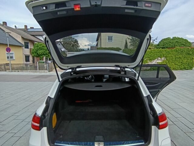 Білий Мерседес Е-Клас, об'ємом двигуна 2 л та пробігом 110 тис. км за 31338 $, фото 17 на Automoto.ua