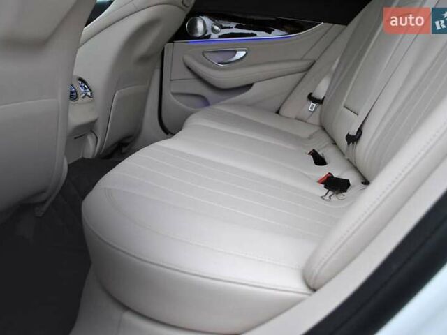 Білий Мерседес Е-Клас, об'ємом двигуна 3 л та пробігом 55 тис. км за 36500 $, фото 26 на Automoto.ua